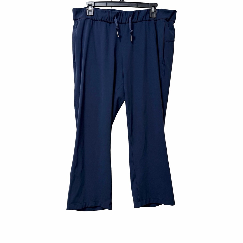 Lululemon Womens On the Fly 23" Cropped Pants Size 12 Navy Athleisure Gym Office
